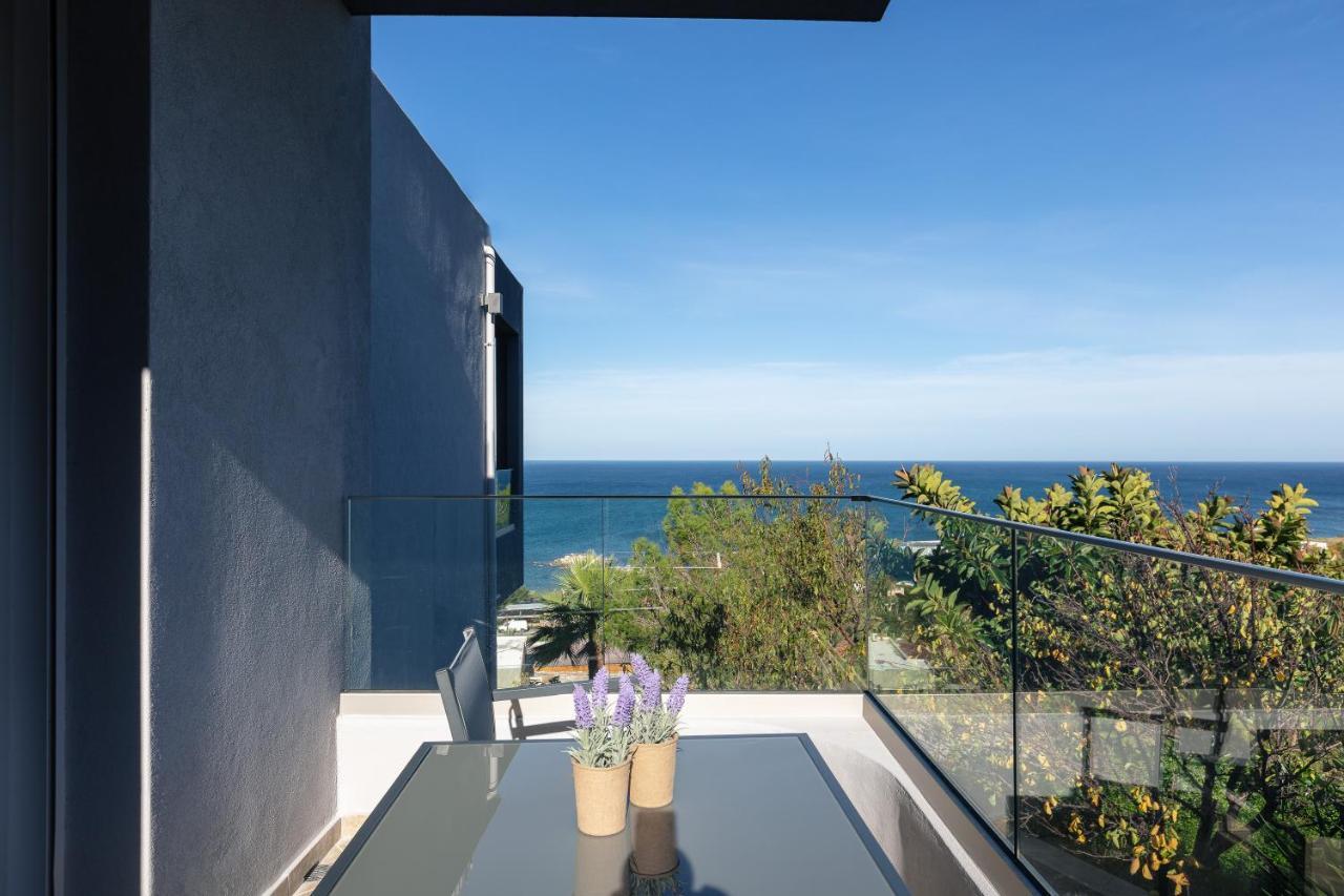 Pietra Di Mare Aparthotel Petres  Екстериор снимка