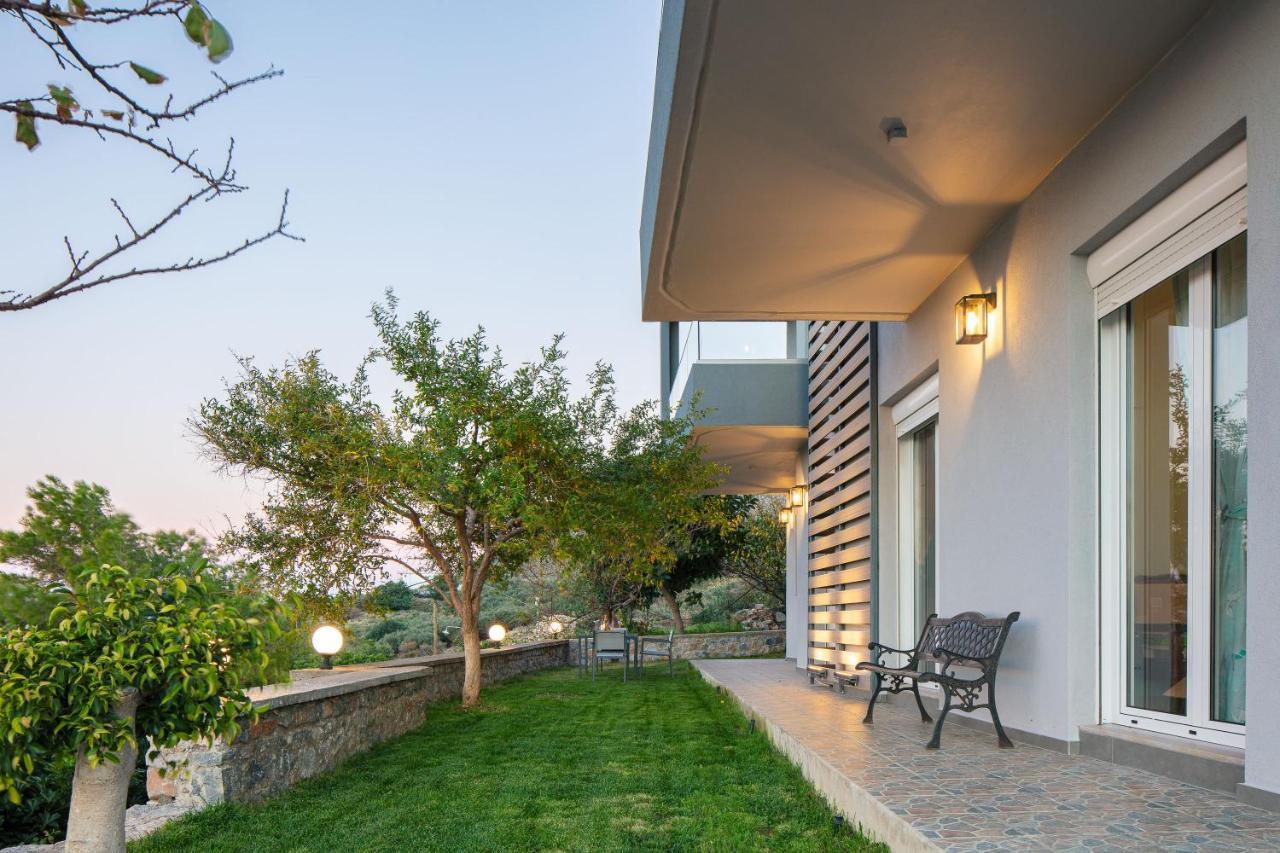 Pietra Di Mare Aparthotel Petres  Екстериор снимка