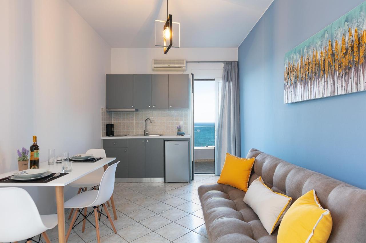 Pietra Di Mare Aparthotel Petres  Екстериор снимка
