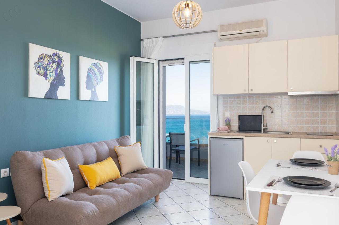 Pietra Di Mare Aparthotel Petres  Екстериор снимка