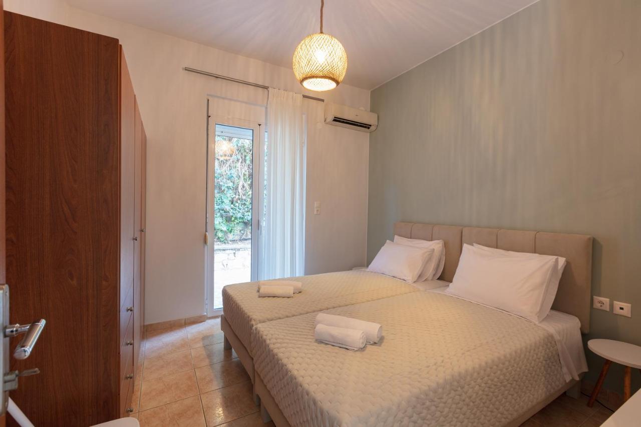 Pietra Di Mare Aparthotel Petres  Екстериор снимка