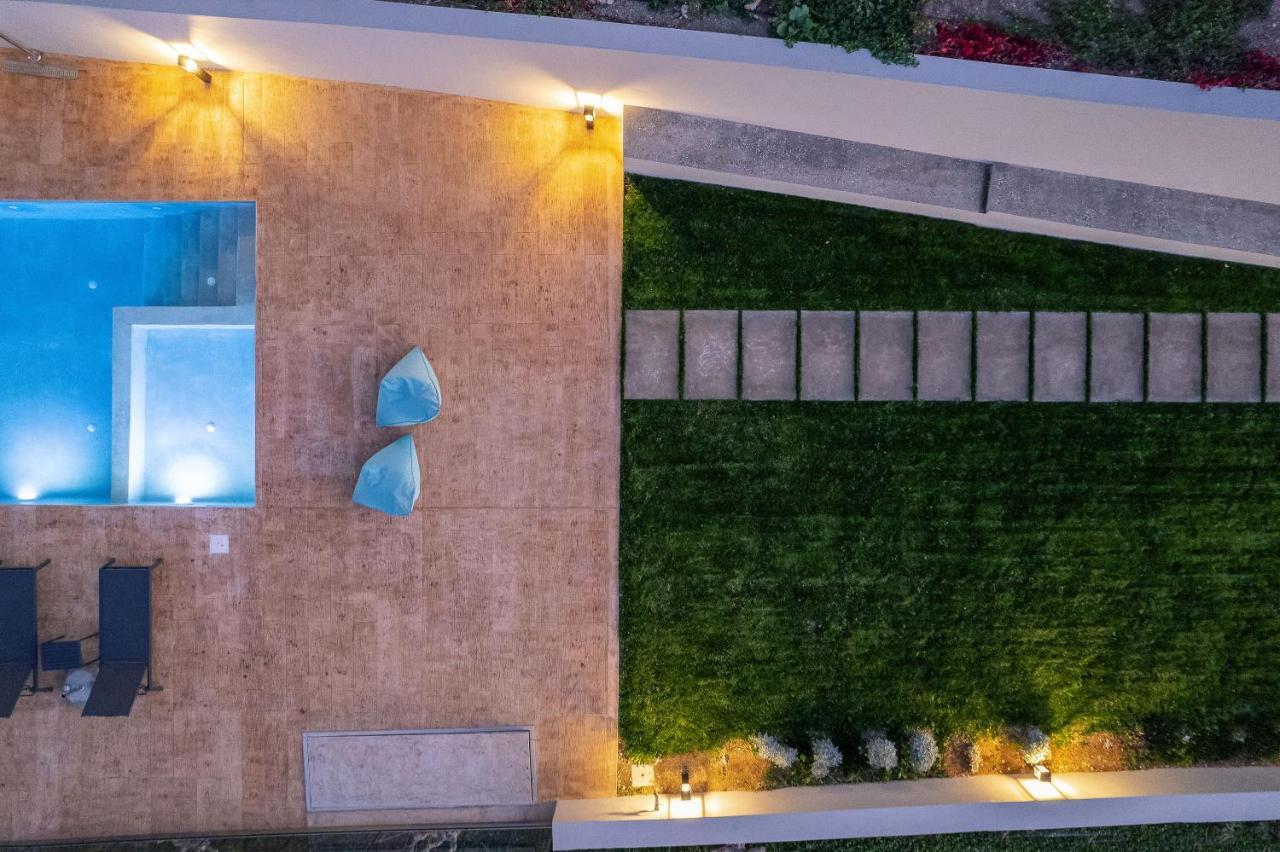 Pietra Di Mare Aparthotel Petres  Екстериор снимка
