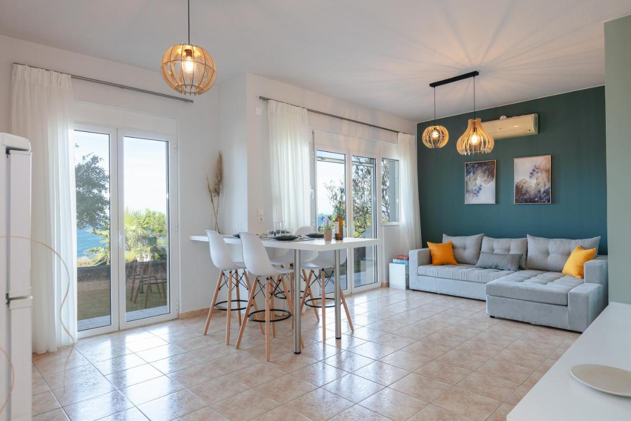 Pietra Di Mare Aparthotel Petres  Екстериор снимка