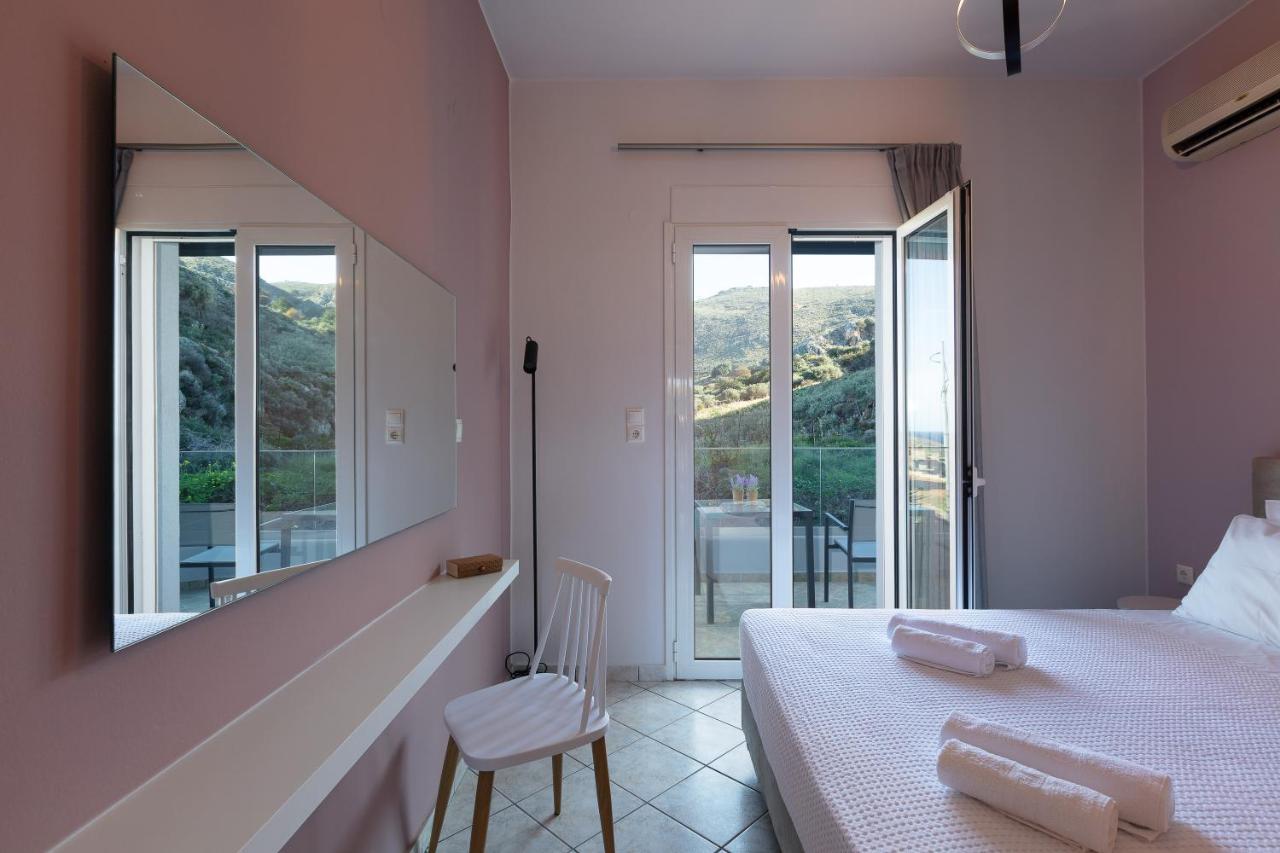 Pietra Di Mare Aparthotel Petres  Екстериор снимка