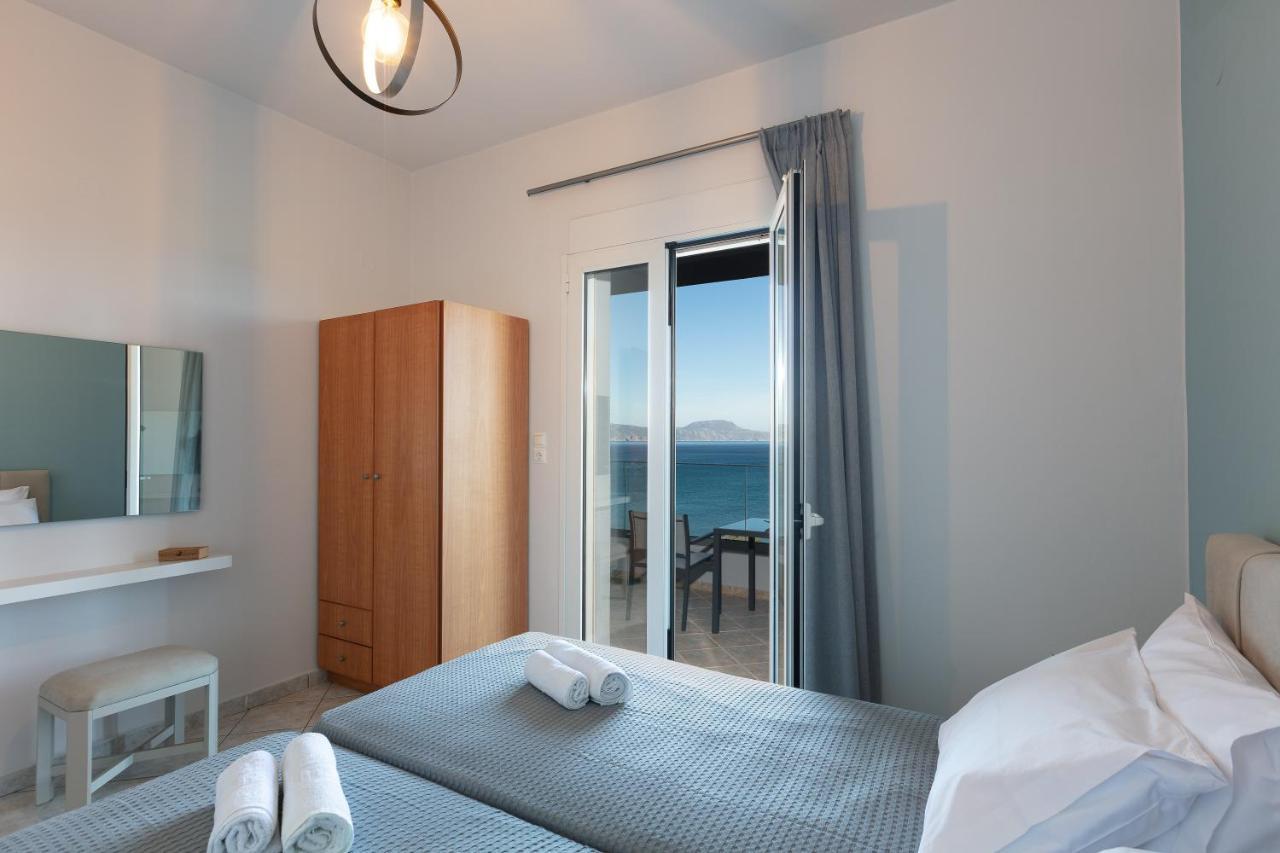 Pietra Di Mare Aparthotel Petres  Екстериор снимка