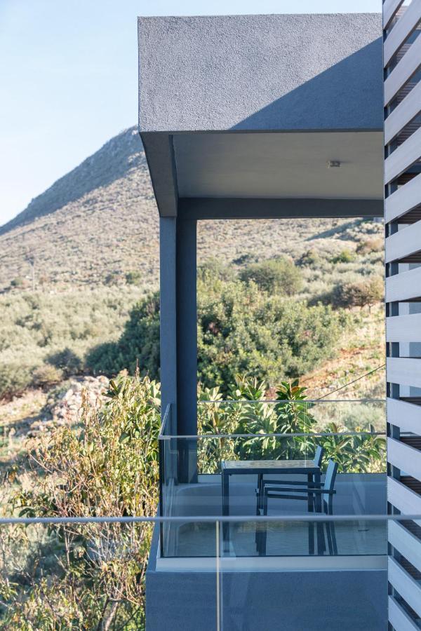 Pietra Di Mare Aparthotel Petres  Екстериор снимка