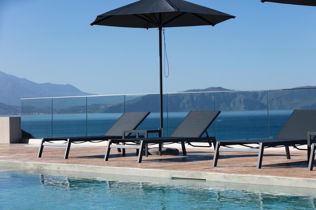 Pietra Di Mare Aparthotel Petres  Екстериор снимка