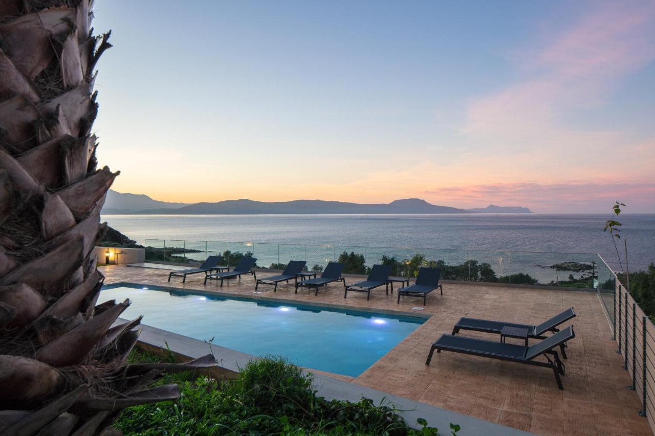 Pietra Di Mare Aparthotel Petres  Екстериор снимка